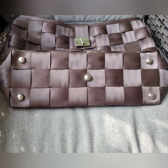 Large carriage hobo shoulder tote - Picture 2 of 10